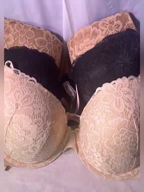 Victoria's Secret Two-Tone Lace Bra in Black and Nude